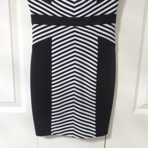 GUESS Black and white stripes colour block sleeveless dress - Picture 7 of 8